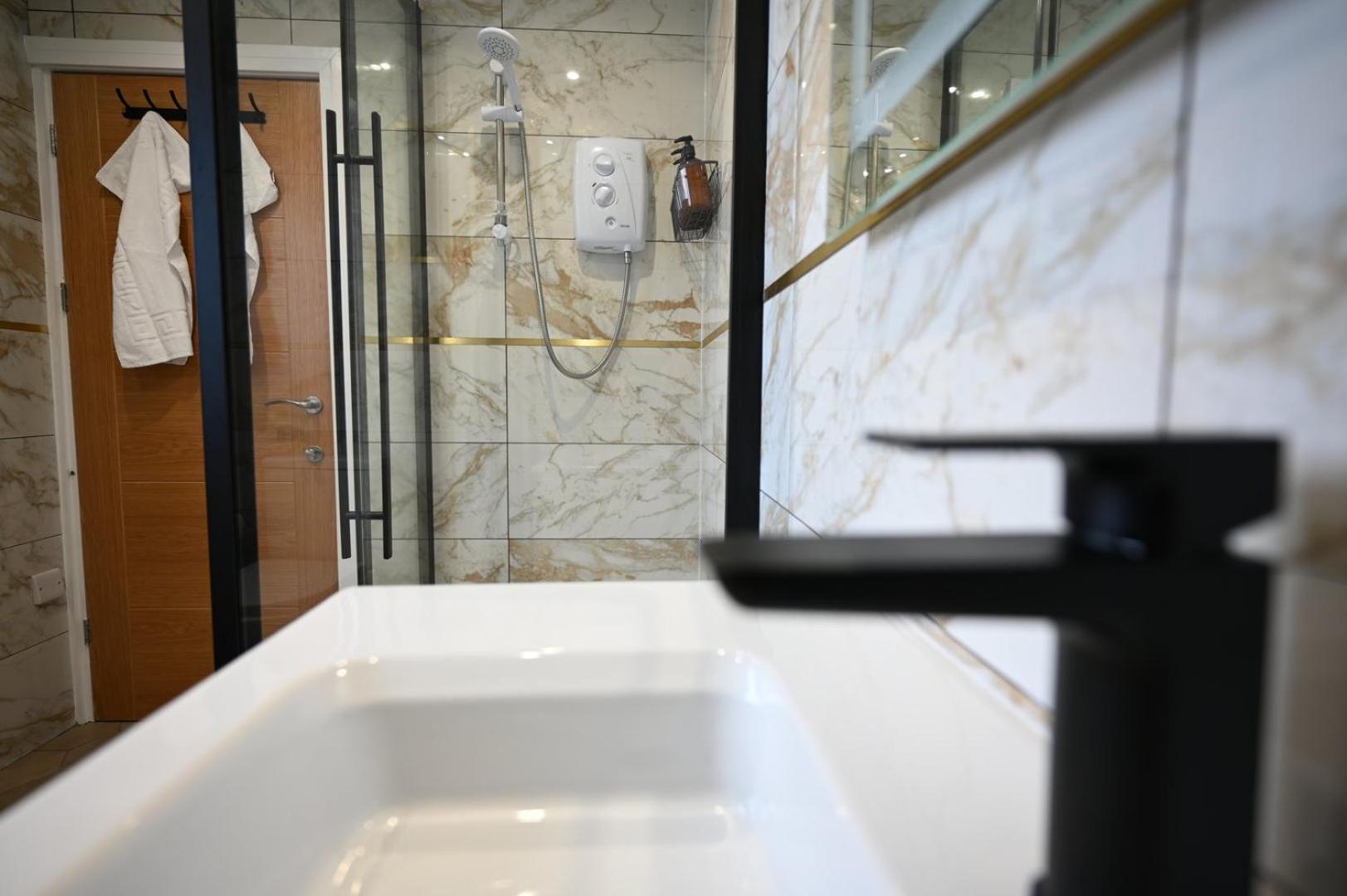 Luxury Two Bed Apartment - Cardiff City Centre Dış mekan fotoğraf